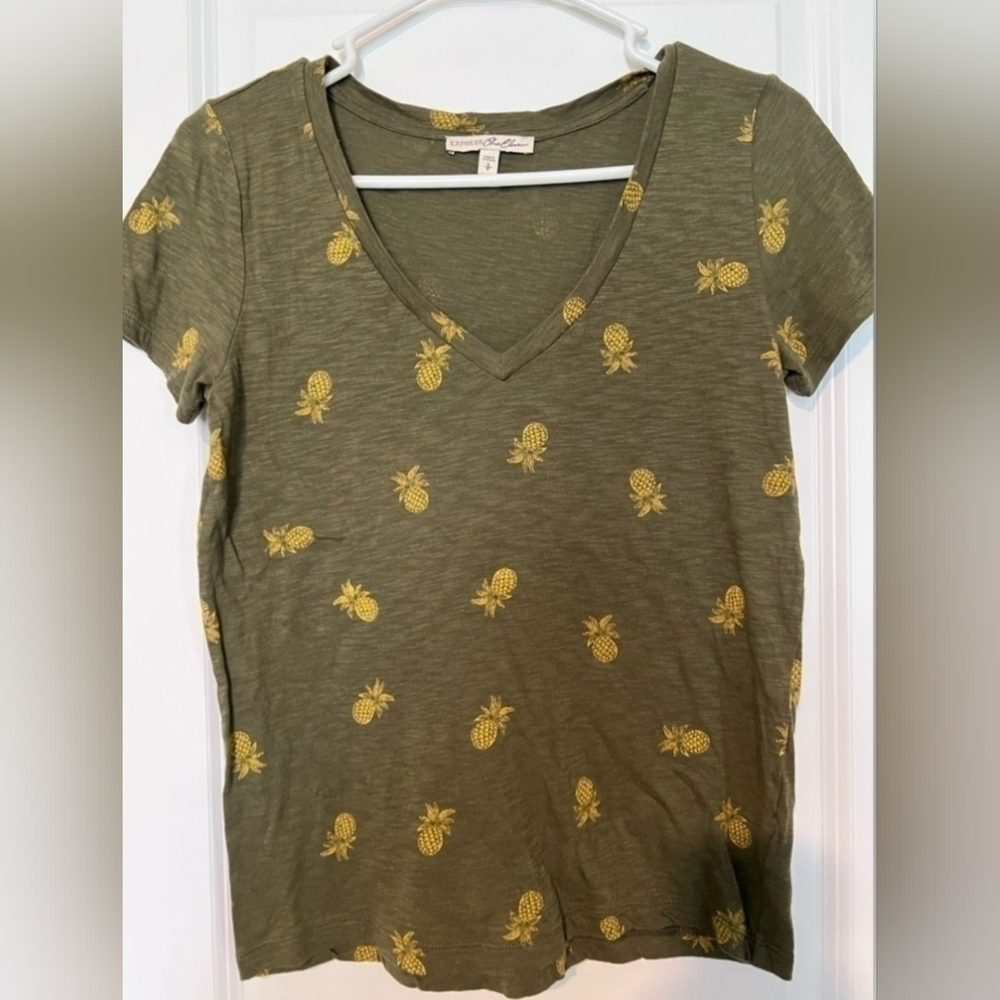 Express One Eleven Olive Pineapple V-Neck Tee Small